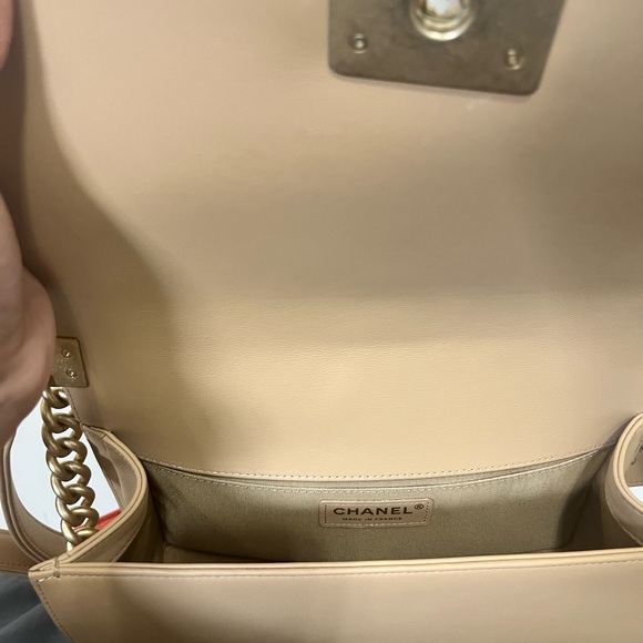 Authentic Chanel boy bag medium light caramel tan - Picture 6 of 9